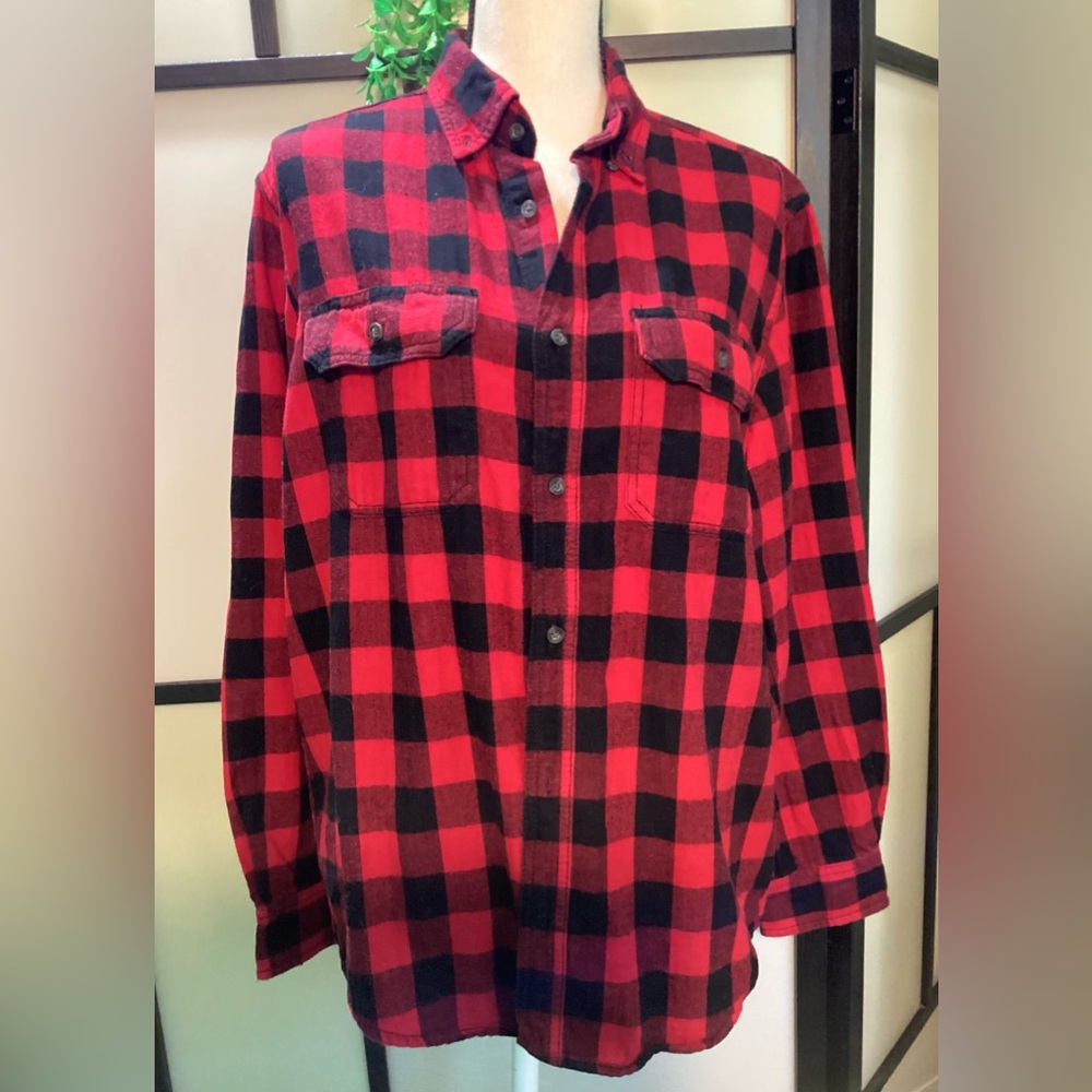 Faded Glory 100% cotton plaid shirt with 2 big pockets. M 38-40